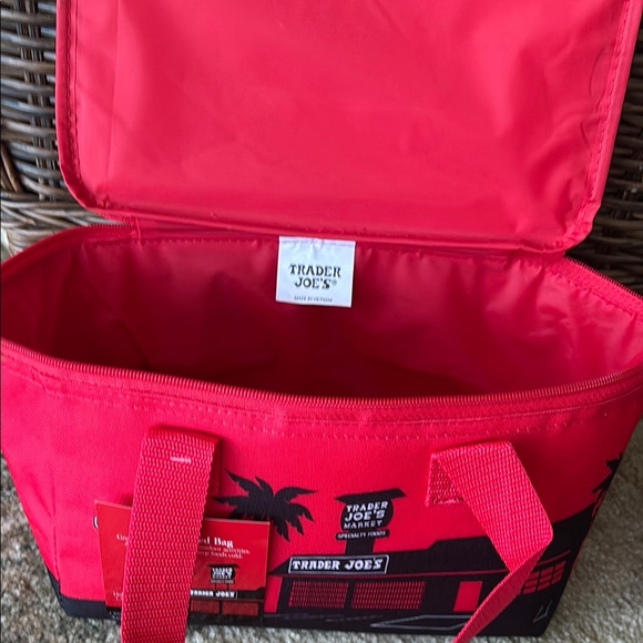NWT Trader Joe's Red Insulated Lunch Bag - Picture 8 of 8